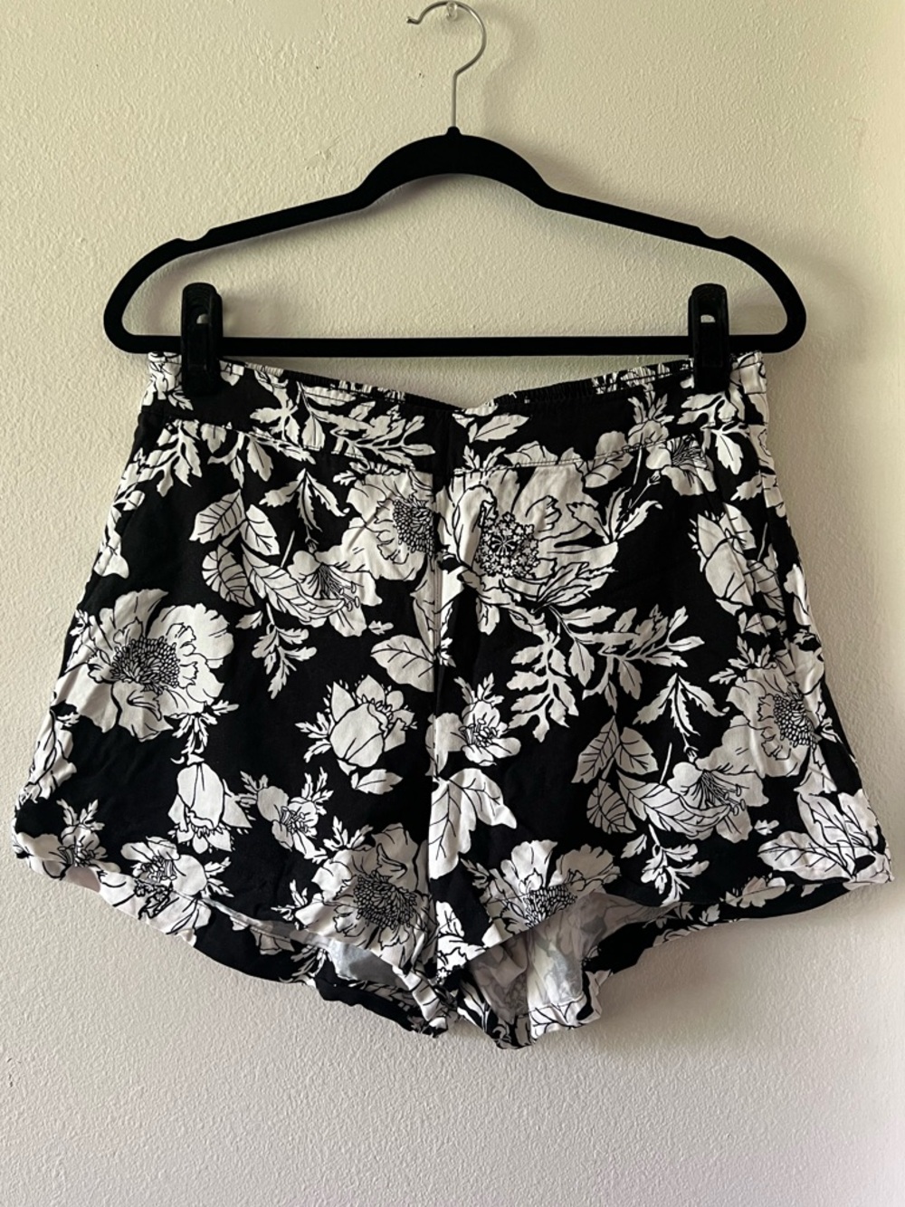 Old Navy Black And White Floral Shorts